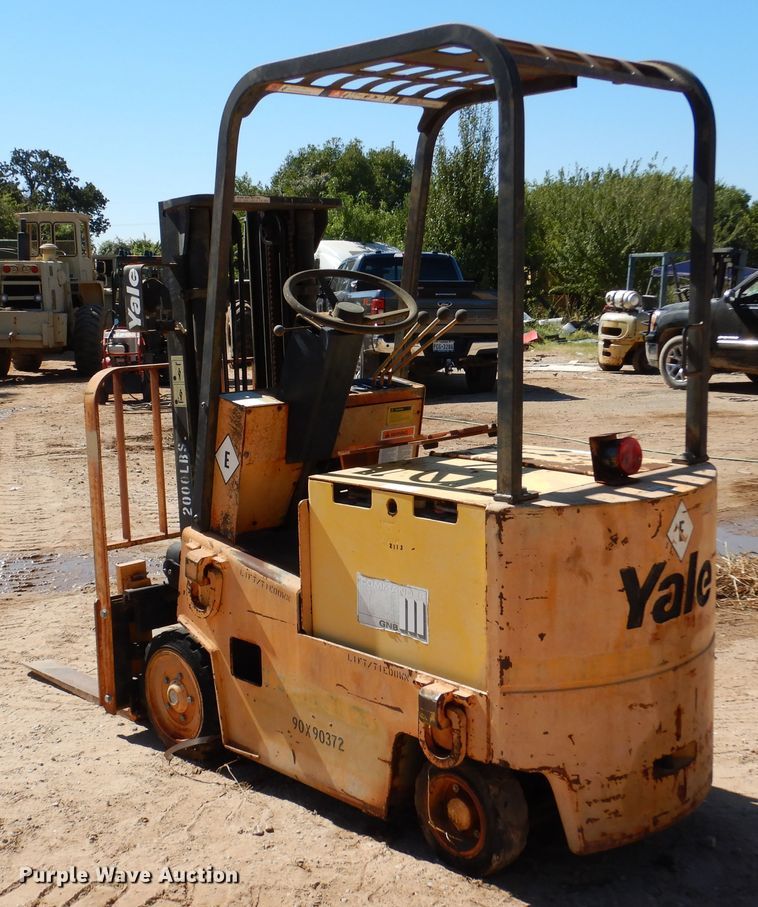 image for item DM6470 1990 Yale ERC025A  forklift