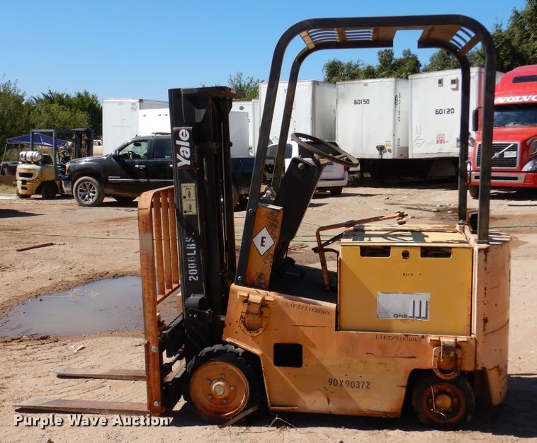 image for item DM6470 1990 Yale ERC025A  forklift