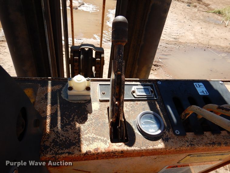 image for item DM6470 1990 Yale ERC025A  forklift