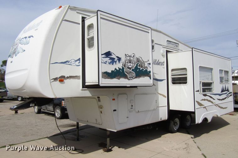 image for item EV9311 2004 Wildcat  camper