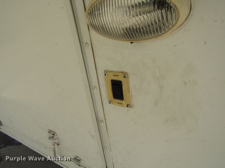 image for item EV9311 2004 Wildcat  camper