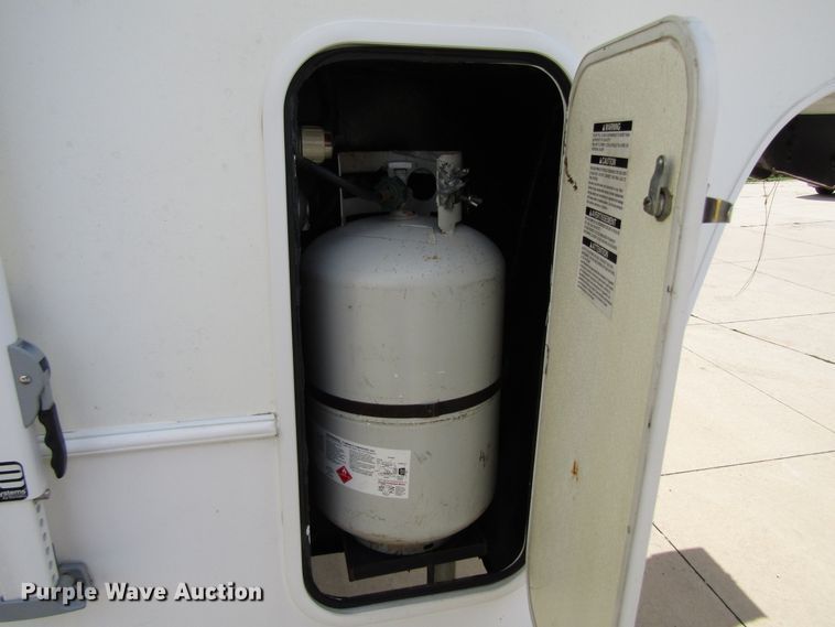 image for item EV9311 2004 Wildcat  camper