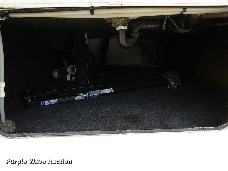 image for item EV9311 2004 Wildcat  camper