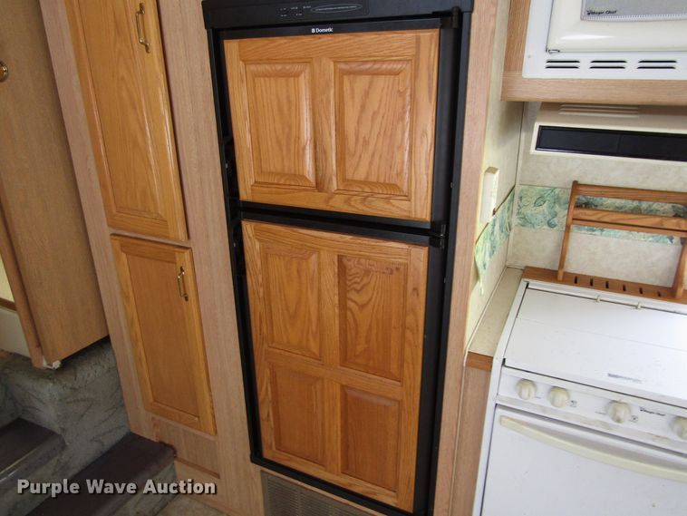 image for item EV9311 2004 Wildcat  camper