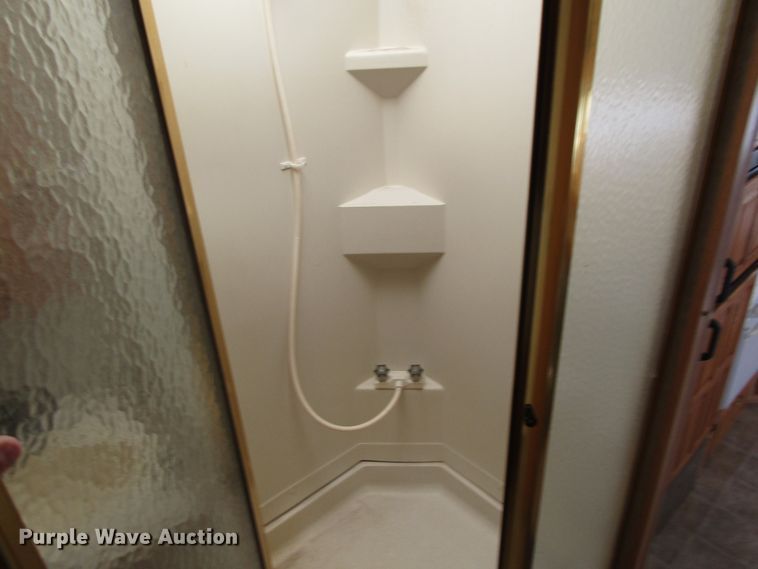 image for item EV9311 2004 Wildcat  camper