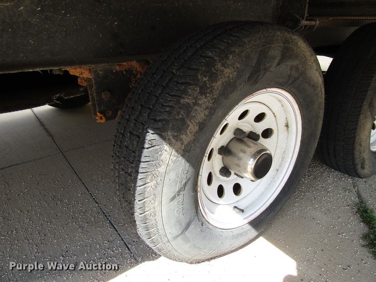 image for item EV9311 2004 Wildcat  camper