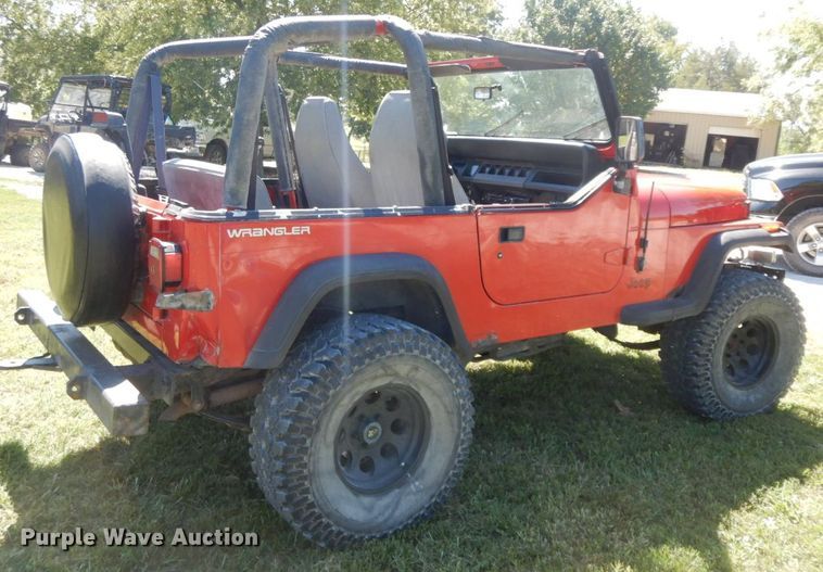 image for item HP9671 1995 Jeep Wrangler  SUV