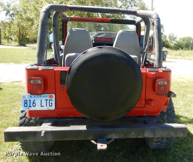 image for item HP9671 1995 Jeep Wrangler  SUV