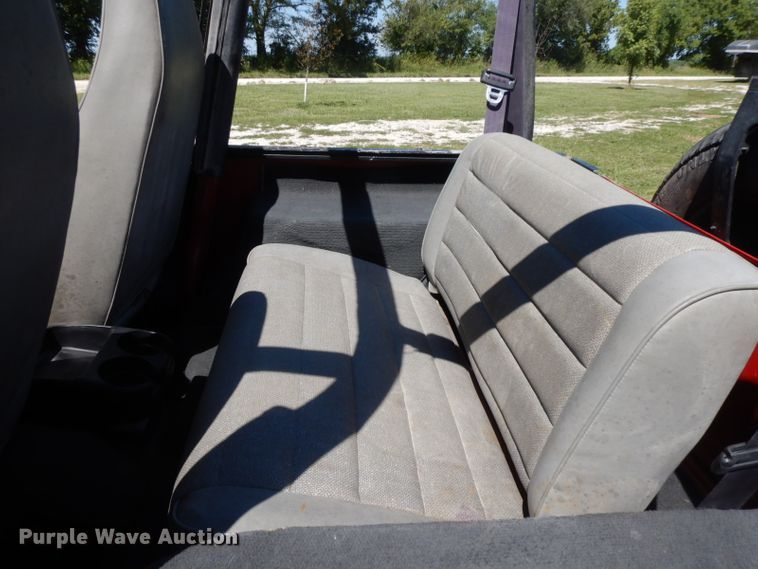 image for item HP9671 1995 Jeep Wrangler  SUV