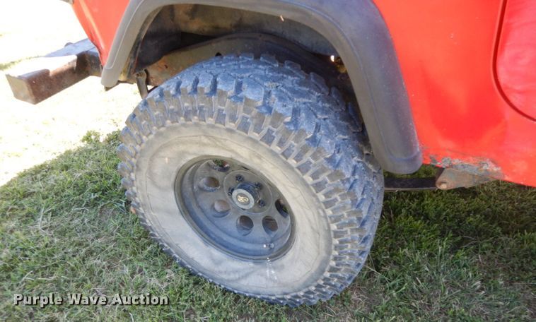 image for item HP9671 1995 Jeep Wrangler  SUV