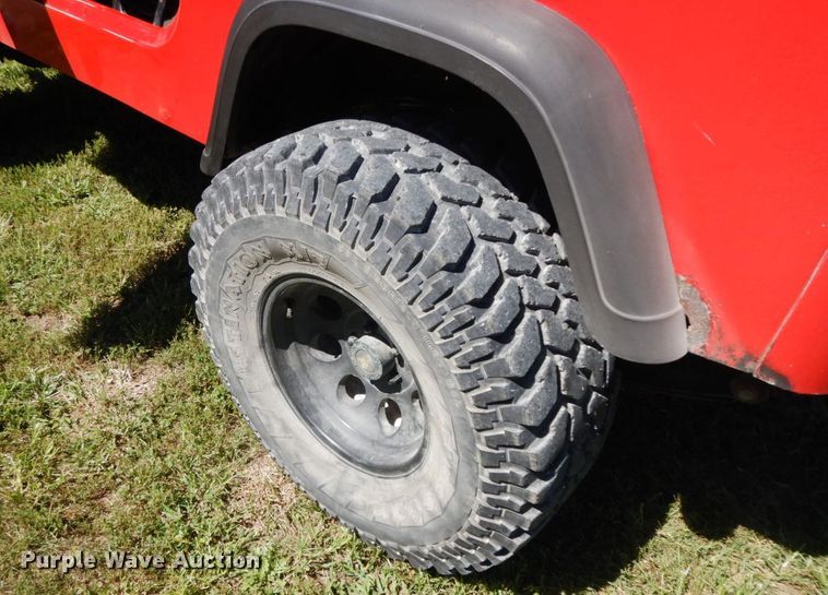 image for item HP9671 1995 Jeep Wrangler  SUV