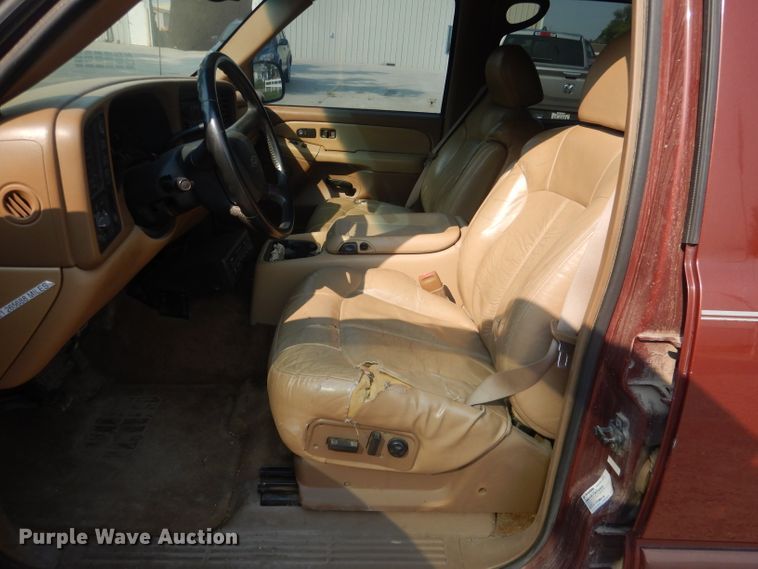 image for item HU9281 2000 Chevrolet Suburban 1500  SUV