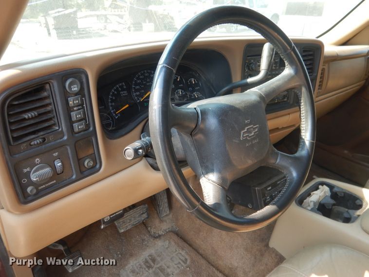 image for item HU9281 2000 Chevrolet Suburban 1500  SUV