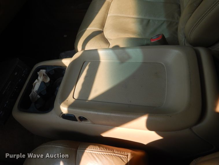 image for item HU9281 2000 Chevrolet Suburban 1500  SUV