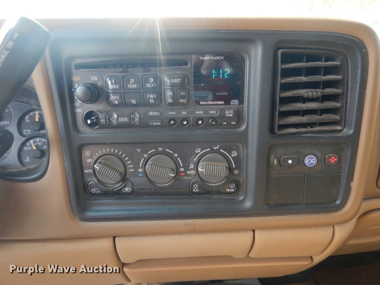 image for item HU9281 2000 Chevrolet Suburban 1500  SUV