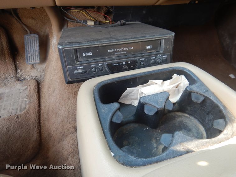 image for item HU9281 2000 Chevrolet Suburban 1500  SUV