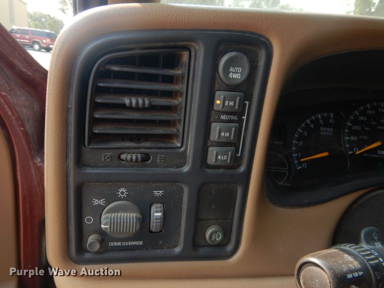 image for item HU9281 2000 Chevrolet Suburban 1500  SUV