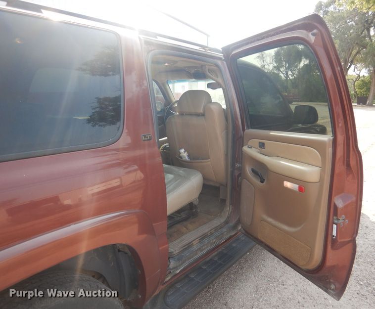 image for item HU9281 2000 Chevrolet Suburban 1500  SUV