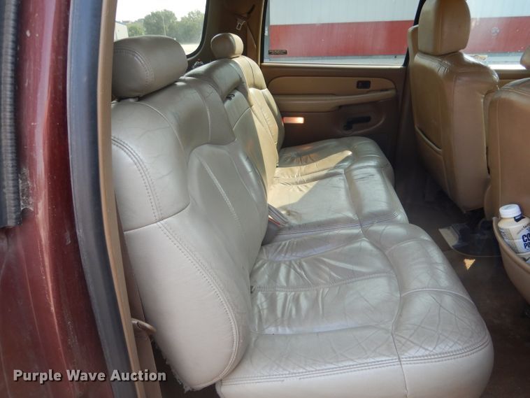 image for item HU9281 2000 Chevrolet Suburban 1500  SUV