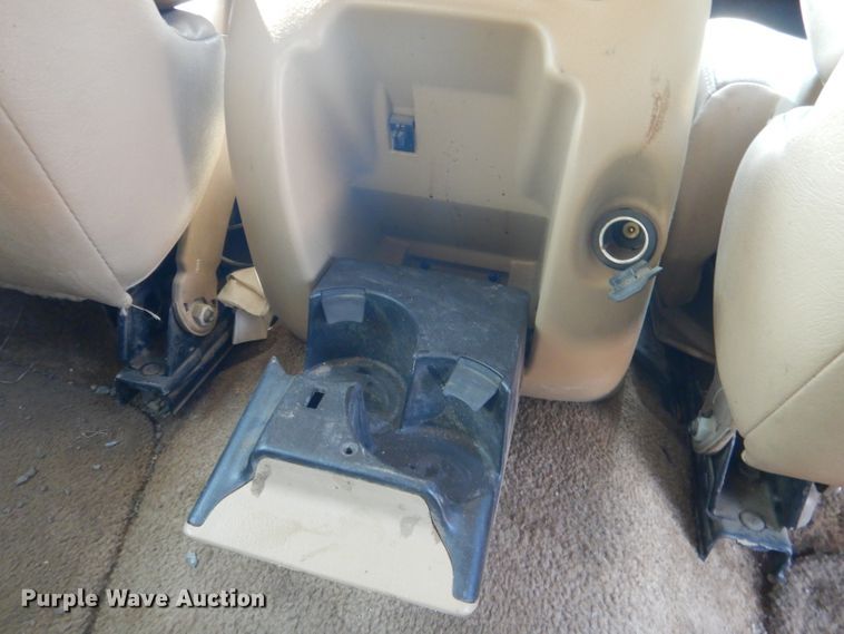 image for item HU9281 2000 Chevrolet Suburban 1500  SUV