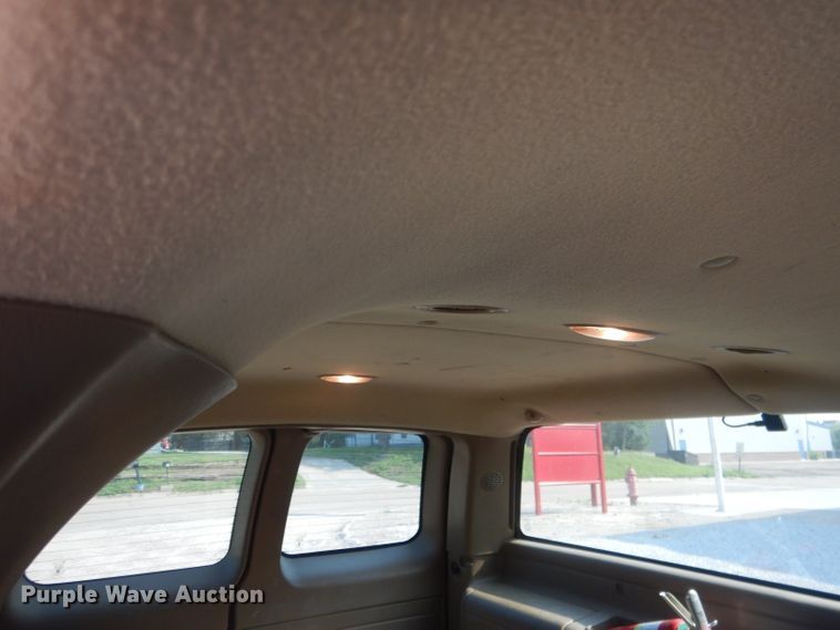 image for item HU9281 2000 Chevrolet Suburban 1500  SUV