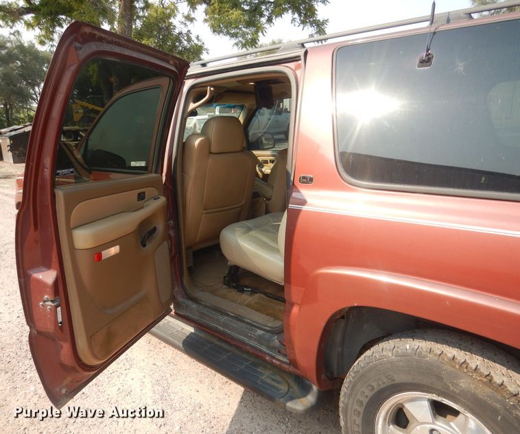 image for item HU9281 2000 Chevrolet Suburban 1500  SUV