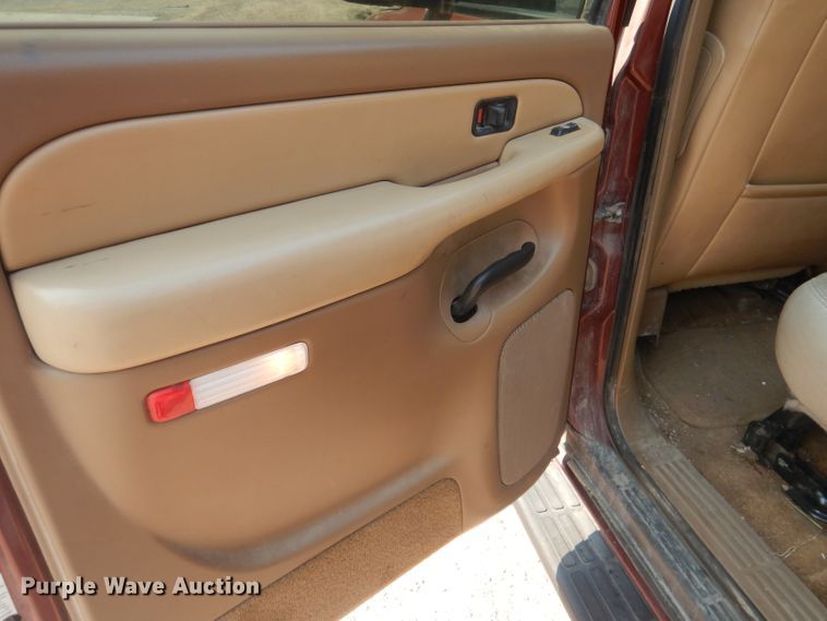 image for item HU9281 2000 Chevrolet Suburban 1500  SUV