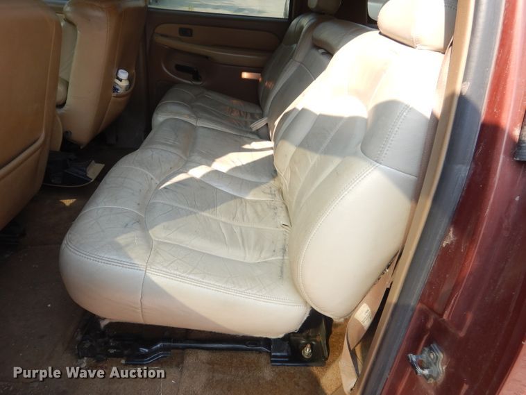 image for item HU9281 2000 Chevrolet Suburban 1500  SUV