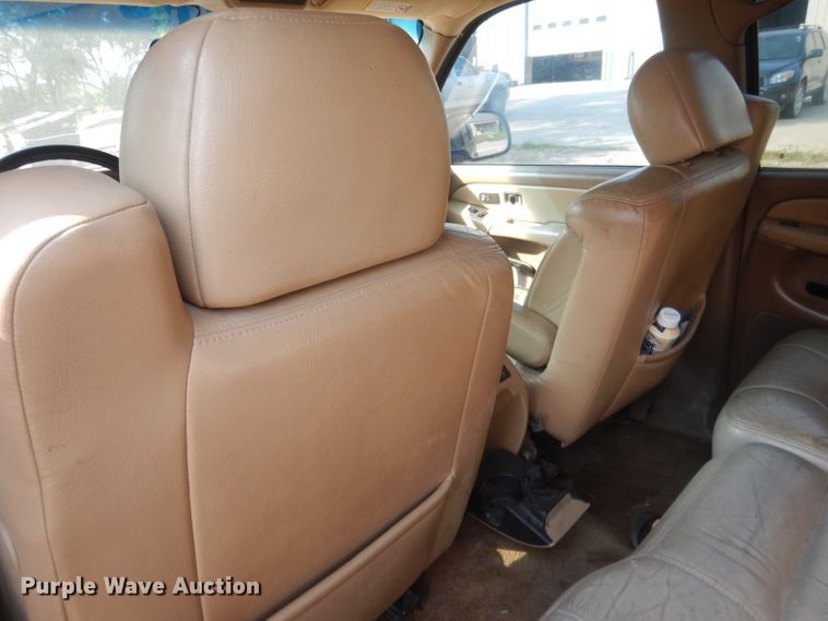 image for item HU9281 2000 Chevrolet Suburban 1500  SUV