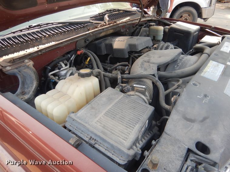 image for item HU9281 2000 Chevrolet Suburban 1500  SUV