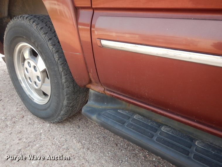 image for item HU9281 2000 Chevrolet Suburban 1500  SUV