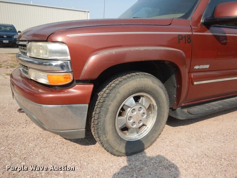 image for item HU9281 2000 Chevrolet Suburban 1500  SUV