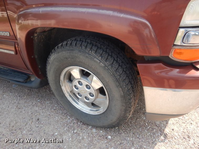 image for item HU9281 2000 Chevrolet Suburban 1500  SUV