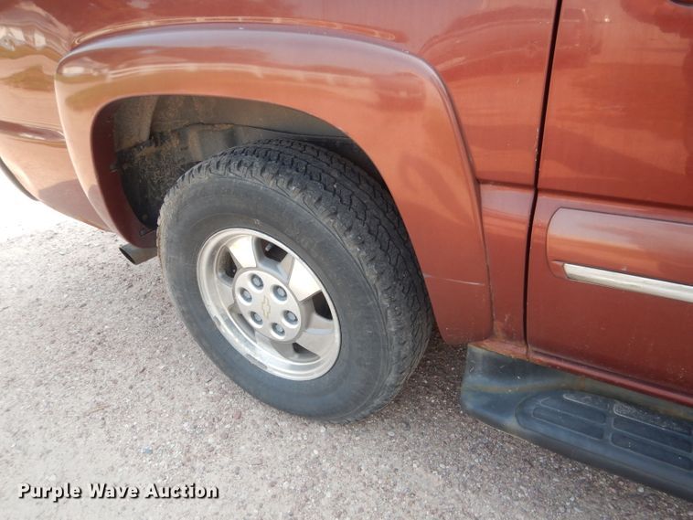 image for item HU9281 2000 Chevrolet Suburban 1500  SUV