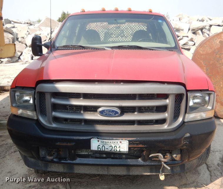 image for item HU9284 2002 Ford F550 Super Duty XL  Crew Cab flatbed truck