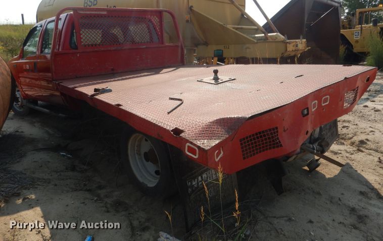 image for item HU9284 2002 Ford F550 Super Duty XL  Crew Cab flatbed truck