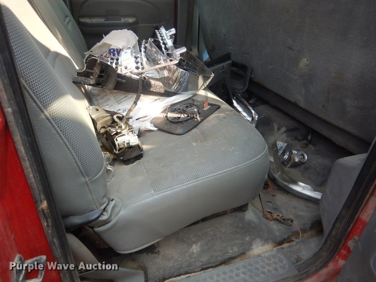 image for item HU9284 2002 Ford F550 Super Duty XL  Crew Cab flatbed truck