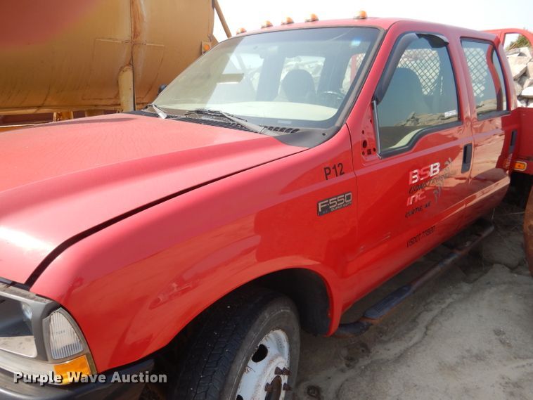 image for item HU9284 2002 Ford F550 Super Duty XL  Crew Cab flatbed truck