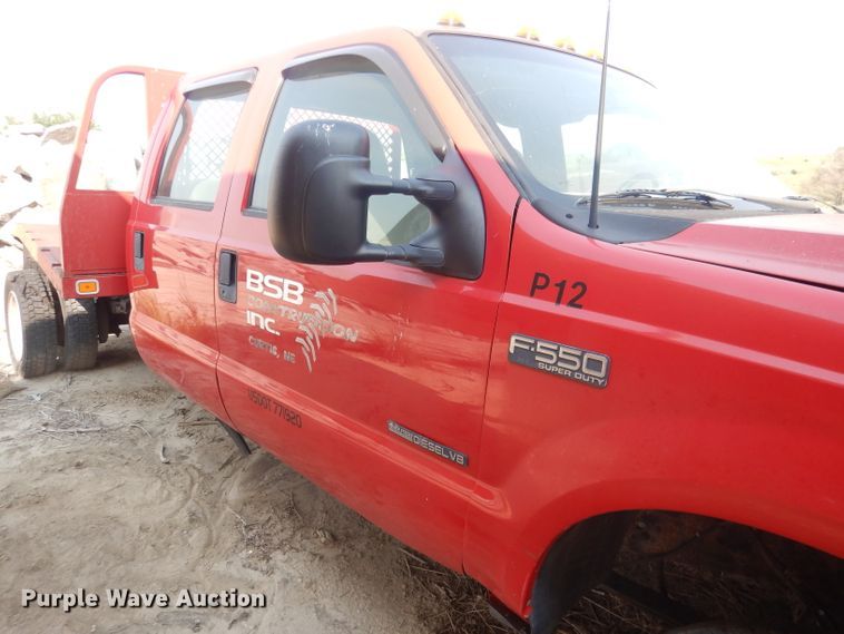 image for item HU9284 2002 Ford F550 Super Duty XL  Crew Cab flatbed truck