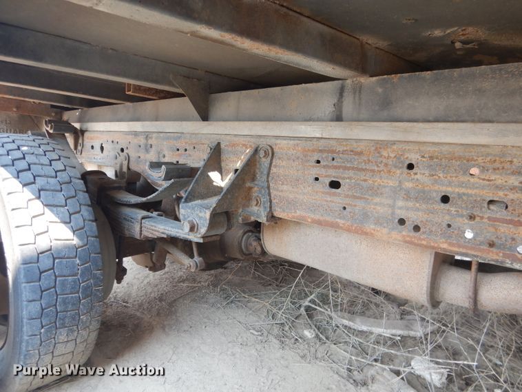 image for item HU9284 2002 Ford F550 Super Duty XL  Crew Cab flatbed truck