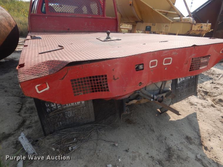 image for item HU9284 2002 Ford F550 Super Duty XL  Crew Cab flatbed truck