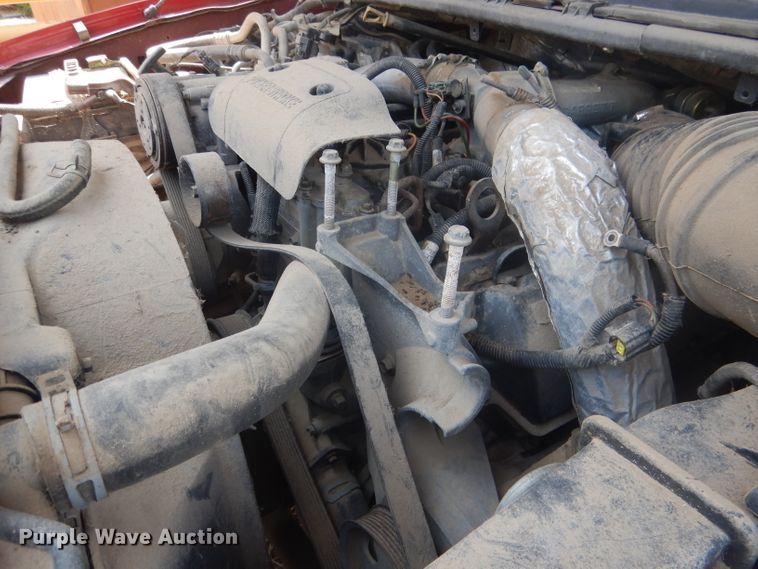 image for item HU9284 2002 Ford F550 Super Duty XL  Crew Cab flatbed truck