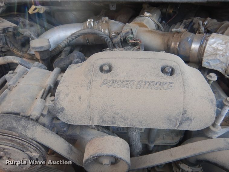 image for item HU9284 2002 Ford F550 Super Duty XL  Crew Cab flatbed truck