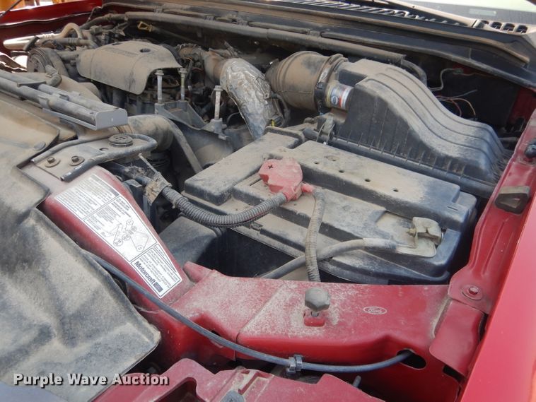 image for item HU9284 2002 Ford F550 Super Duty XL  Crew Cab flatbed truck