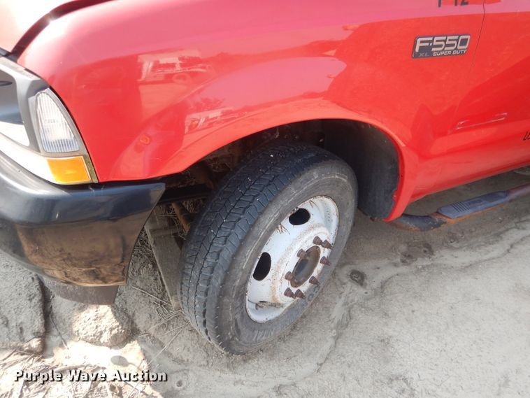 image for item HU9284 2002 Ford F550 Super Duty XL  Crew Cab flatbed truck