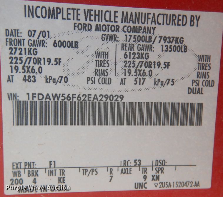 image for item HU9284 2002 Ford F550 Super Duty XL  Crew Cab flatbed truck