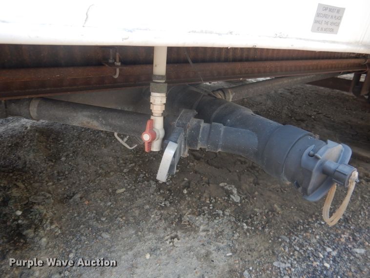 image for item HU9285 1997 Fleetwood Prowler  camper