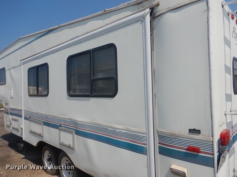 image for item HU9285 1997 Fleetwood Prowler  camper