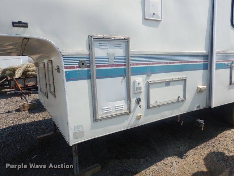 image for item HU9285 1997 Fleetwood Prowler  camper