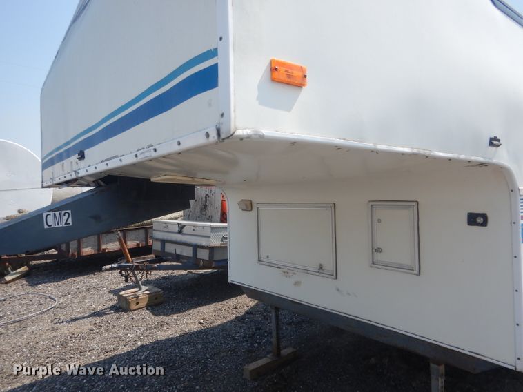 image for item HU9285 1997 Fleetwood Prowler  camper